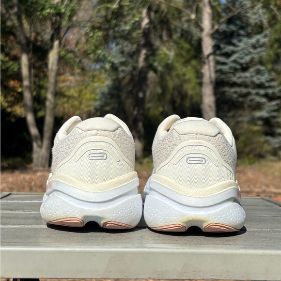 Brooks Ghost Max 2 Shoes Womens 7 Wide Coconut Milk Gray Zephyr Road Running - Picture 2 of 8